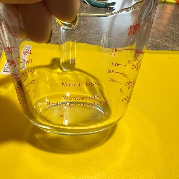 PYREX 1 cup measuring cup, US & metric, ounces & ml - Picture 3 of 6
